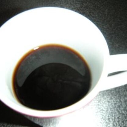 炭焼きコーヒーに黒糖たっぷりで頂きました。コクのある甘みにほろ苦さがマッチしていて美味しかったです(^・^)♡